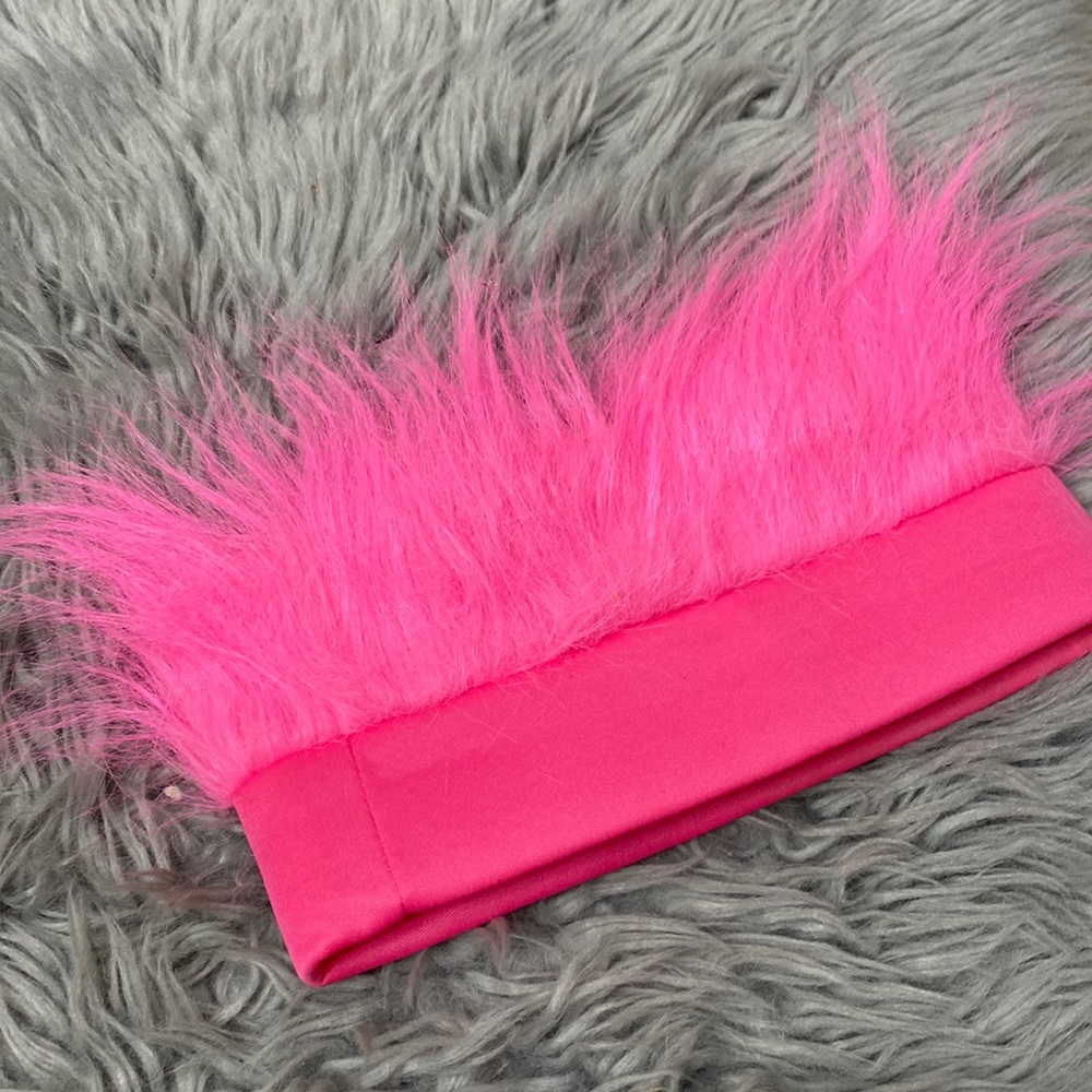 Crazy pink hair hat - Picture 1 of 3
